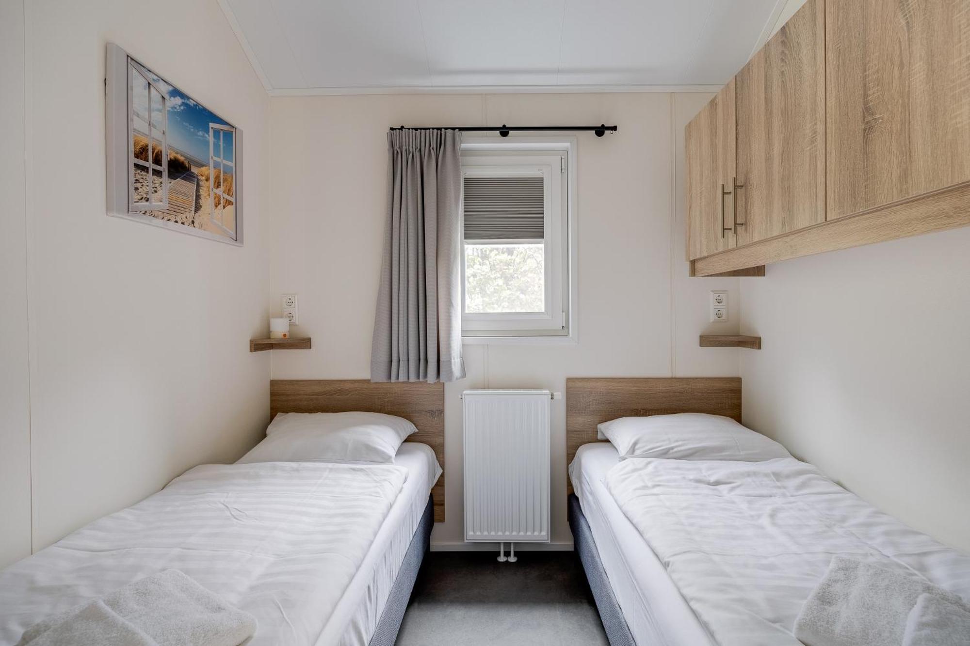 Modern Ingericht Chalet Op Groen Park Op De Veluwe エーペ エクステリア 写真