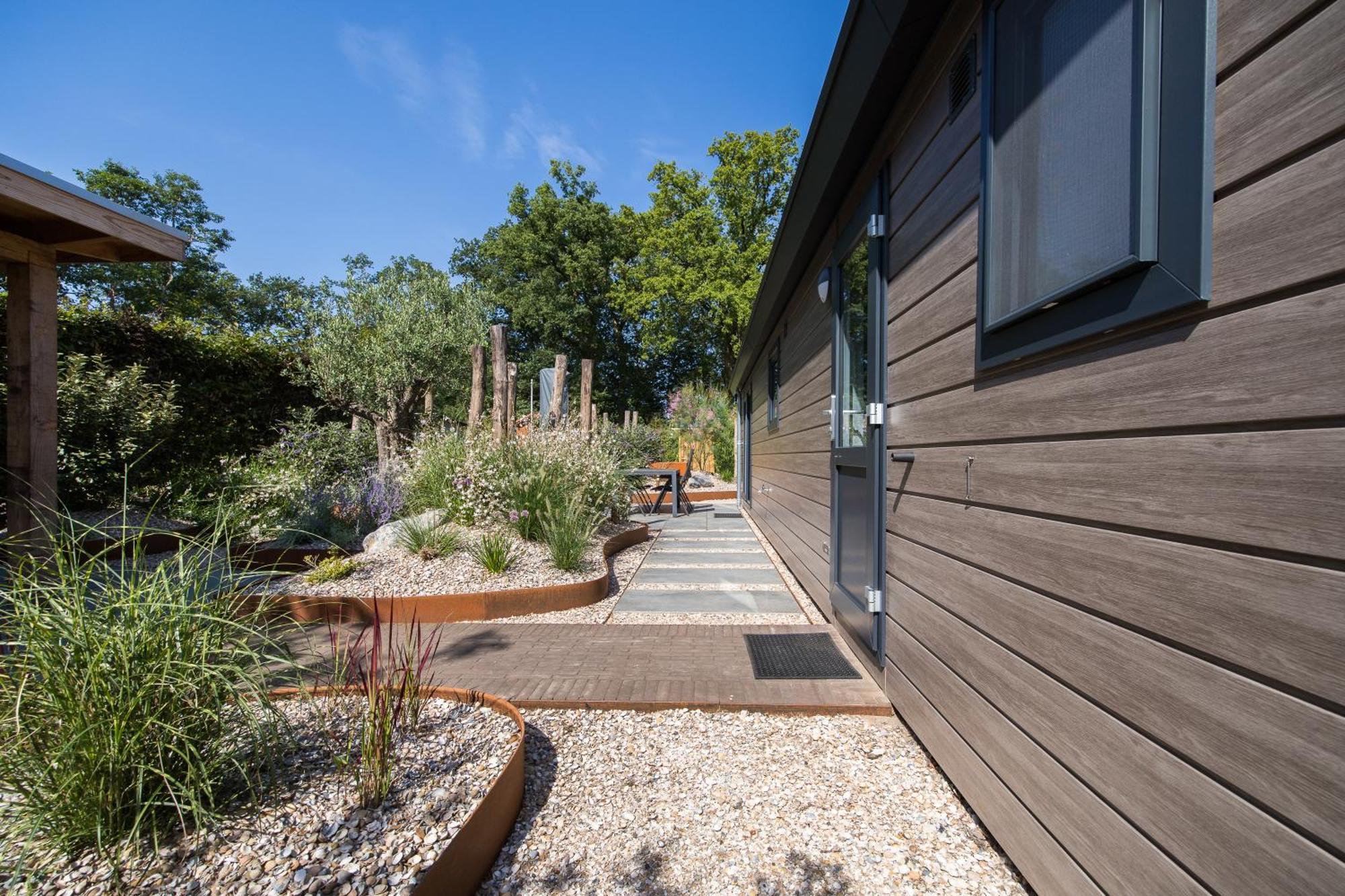 Modern Ingericht Chalet Op Groen Park Op De Veluwe エーペ エクステリア 写真