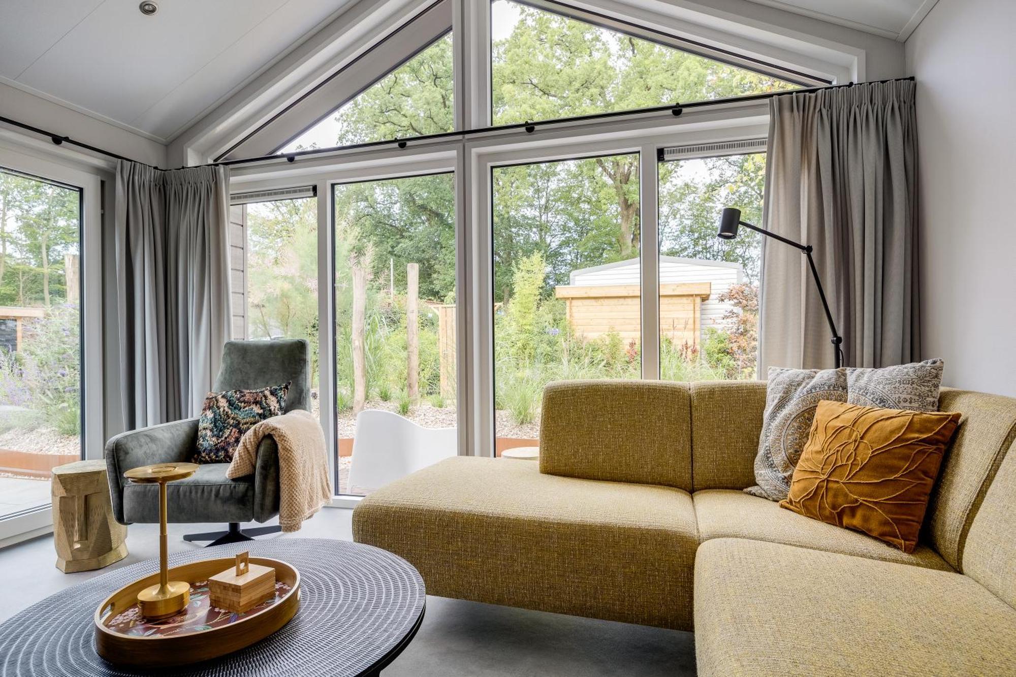 Modern Ingericht Chalet Op Groen Park Op De Veluwe エーペ エクステリア 写真