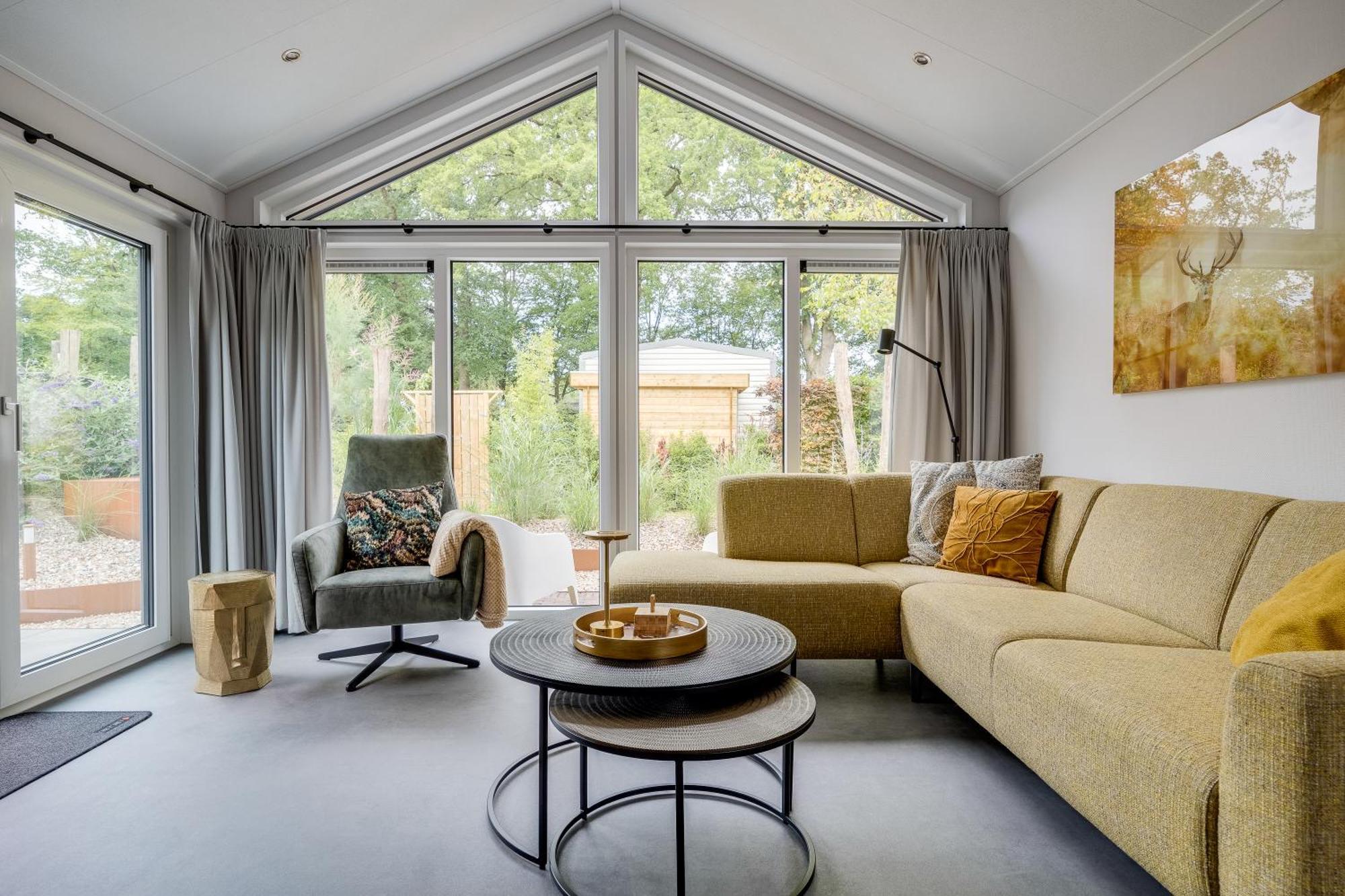 Modern Ingericht Chalet Op Groen Park Op De Veluwe エーペ エクステリア 写真